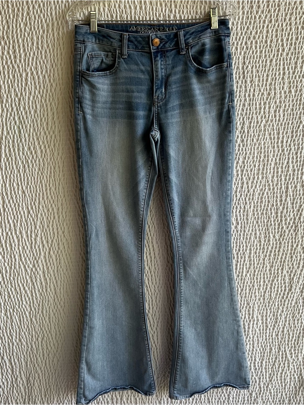 American Eagle Jeans Women's 8 Artist Blue Super Stretch low Rise 8.5  33